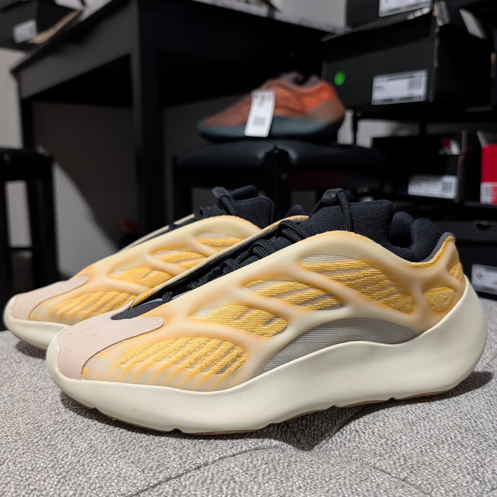 Adidas Yeezy 700 V3 "Mono Safflower" sneaker. 
